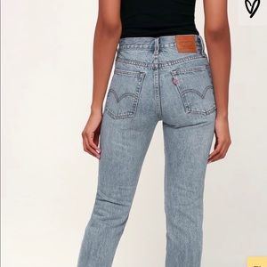 NEW Levi’s Wedgie Fit Jeans